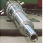 CILINDRO OLEODINAMICO DOPPIO EFFETTO CORSA 2970mm CON TRE SFILI, INGOMBRO TUTTO CHIUSO 1420mm, COMPLETO DI BASCULA SALDATA SUL TUBO.
